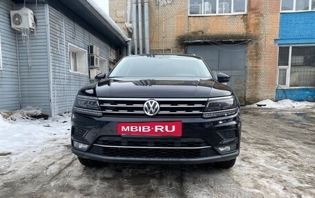 Volkswagen Tiguan II, 2018 год, 2 650 000 рублей, 2 фотография
