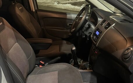 Renault Logan II, 2021 год, 960 000 рублей, 2 фотография