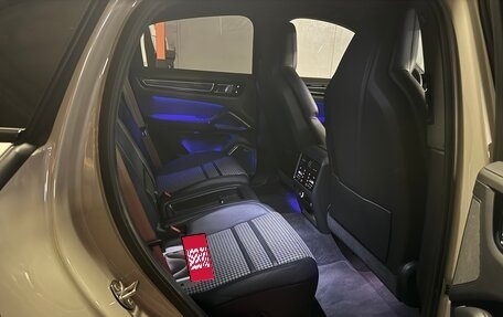 Porsche Cayenne III, 2021 год, 18 000 000 рублей, 14 фотография