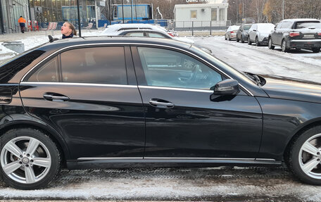 Mercedes-Benz E-Класс, 2015 год, 3 000 000 рублей, 10 фотография