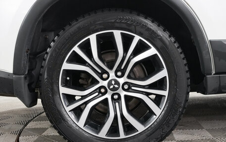 Mitsubishi Outlander III рестайлинг 3, 2015 год, 1 795 000 рублей, 7 фотография