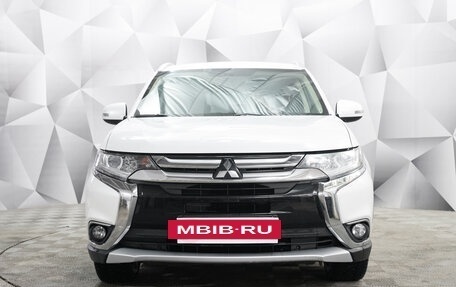 Mitsubishi Outlander III рестайлинг 3, 2015 год, 1 795 000 рублей, 6 фотография