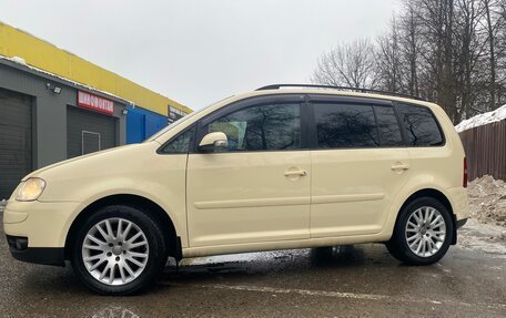 Volkswagen Touran III, 2006 год, 450 000 рублей, 7 фотография