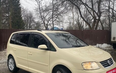 Volkswagen Touran III, 2006 год, 450 000 рублей, 2 фотография