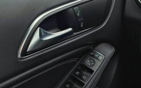 Mercedes-Benz GLA, 2018 год, 1 790 000 рублей, 15 фотография