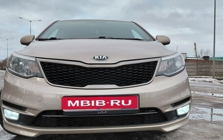 KIA Rio III рестайлинг, 2015 год, 945 000 рублей, 1 фотография