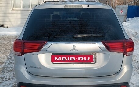 Mitsubishi Outlander III рестайлинг 3, 2020 год, 2 390 000 рублей, 6 фотография