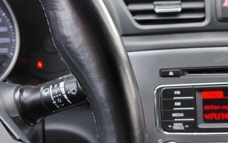 KIA Rio III рестайлинг, 2015 год, 945 000 рублей, 16 фотография