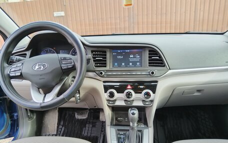 Hyundai Elantra VI рестайлинг, 2019 год, 1 400 000 рублей, 6 фотография