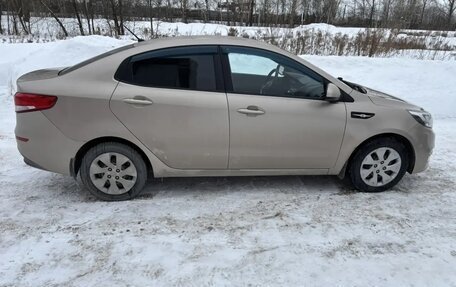 KIA Rio III рестайлинг, 2015 год, 840 000 рублей, 10 фотография