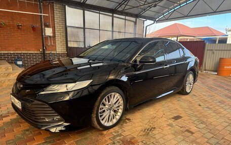 Toyota Camry, 2018 год, 2 650 000 рублей, 2 фотография