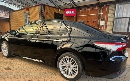 Toyota Camry, 2018 год, 2 650 000 рублей, 5 фотография