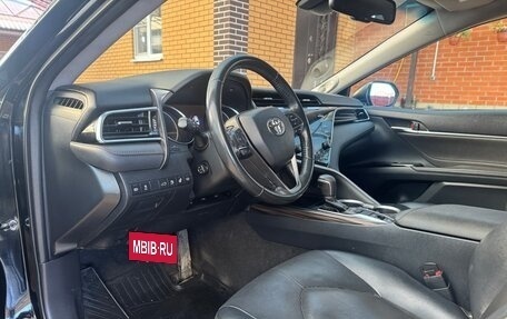 Toyota Camry, 2018 год, 2 650 000 рублей, 10 фотография