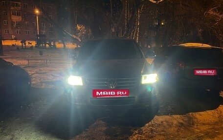 Volkswagen Touareg III, 2004 год, 650 000 рублей, 2 фотография