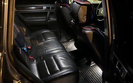 Volkswagen Touareg III, 2004 год, 650 000 рублей, 11 фотография