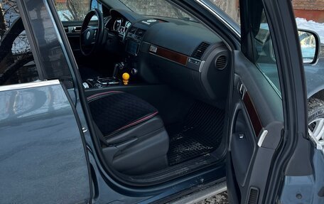 Volkswagen Touareg III, 2004 год, 650 000 рублей, 20 фотография