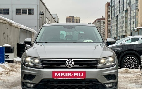 Volkswagen Tiguan II, 2019 год, 2 249 000 рублей, 2 фотография