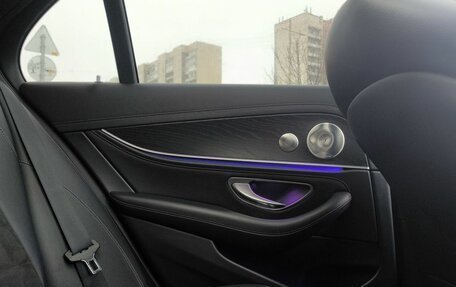 Mercedes-Benz E-Класс, 2019 год, 3 250 000 рублей, 16 фотография