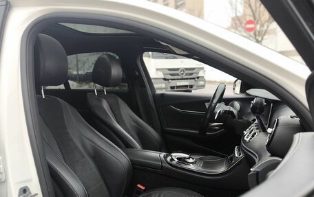 Mercedes-Benz E-Класс, 2019 год, 3 250 000 рублей, 17 фотография