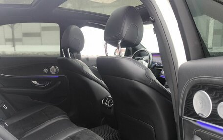 Mercedes-Benz E-Класс, 2019 год, 3 250 000 рублей, 15 фотография