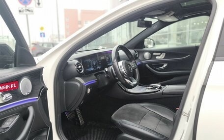 Mercedes-Benz E-Класс, 2019 год, 3 250 000 рублей, 12 фотография