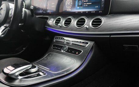 Mercedes-Benz E-Класс, 2019 год, 3 250 000 рублей, 23 фотография