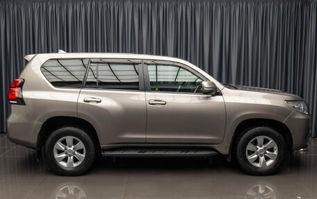 Toyota Land Cruiser Prado 150 рестайлинг 2, 2020 год, 5 200 000 рублей, 5 фотография