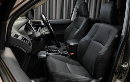 Toyota Land Cruiser Prado 150 рестайлинг 2, 2020 год, 5 200 000 рублей, 7 фотография