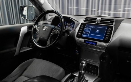 Toyota Land Cruiser Prado 150 рестайлинг 2, 2020 год, 5 200 000 рублей, 11 фотография