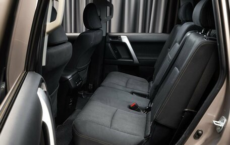 Toyota Land Cruiser Prado 150 рестайлинг 2, 2020 год, 5 200 000 рублей, 8 фотография