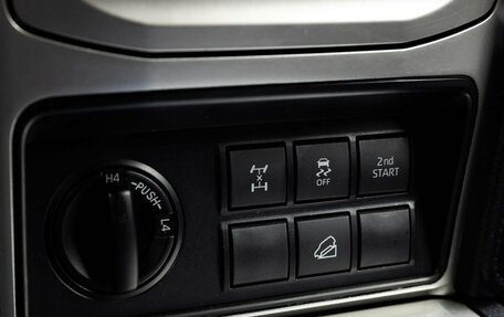 Toyota Land Cruiser Prado 150 рестайлинг 2, 2020 год, 5 200 000 рублей, 19 фотография