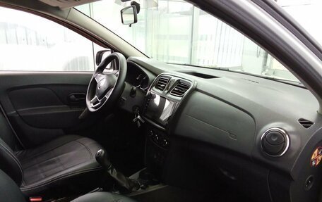 Renault Logan II, 2019 год, 1 245 000 рублей, 17 фотография