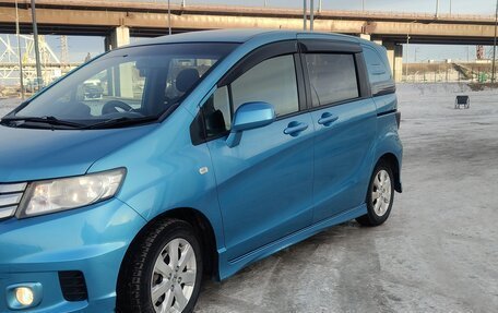 Honda Freed I, 2011 год, 870 000 рублей, 3 фотография