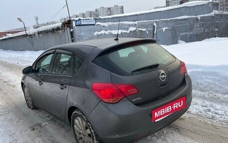 Opel Astra J, 2011 год, 620 000 рублей, 4 фотография