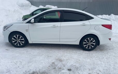 Hyundai Solaris II рестайлинг, 2015 год, 880 000 рублей, 3 фотография