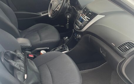 Hyundai Solaris II рестайлинг, 2015 год, 880 000 рублей, 9 фотография