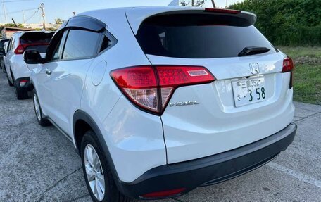 Honda Vezel, 2016 год, 1 950 000 рублей, 9 фотография