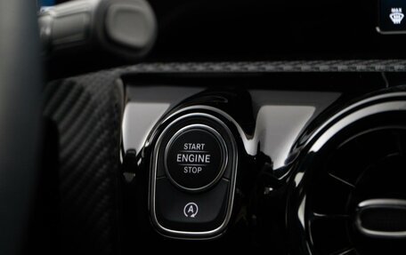 Mercedes-Benz A-Класс, 2019 год, 2 457 077 рублей, 18 фотография