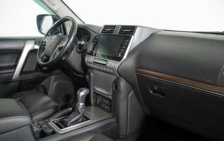 Toyota Land Cruiser Prado 150 рестайлинг 2, 2021 год, 6 590 000 рублей, 9 фотография