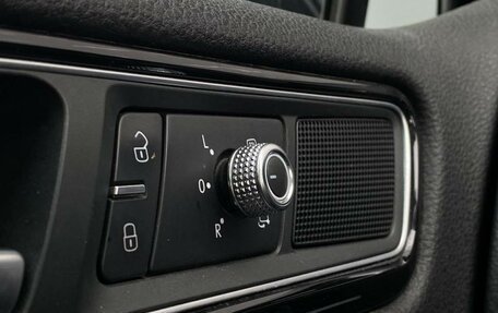 Volkswagen Touareg III, 2016 год, 3 655 300 рублей, 28 фотография