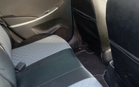 Hyundai Solaris II рестайлинг, 2011 год, 610 000 рублей, 2 фотография