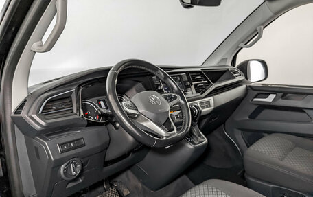 Volkswagen Multivan T6 рестайлинг, 2021 год, 6 495 000 рублей, 17 фотография