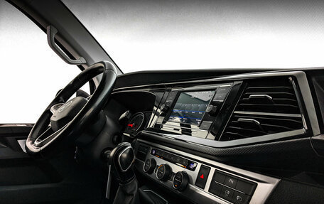 Volkswagen Multivan T6 рестайлинг, 2021 год, 6 495 000 рублей, 27 фотография