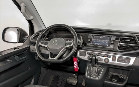 Volkswagen Multivan T6 рестайлинг, 2021 год, 6 495 000 рублей, 28 фотография