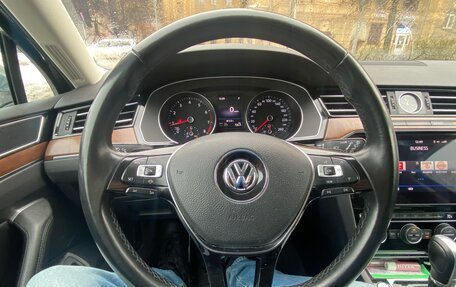 Volkswagen Passat B8 рестайлинг, 2018 год, 2 750 000 рублей, 13 фотография