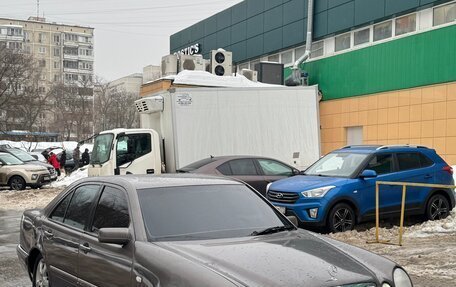 Mercedes-Benz E-Класс, 1996 год, 280 000 рублей, 2 фотография