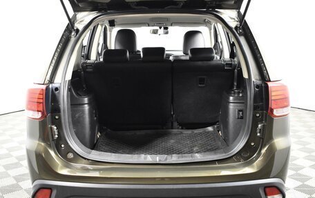 Mitsubishi Outlander III рестайлинг 3, 2018 год, 1 967 200 рублей, 16 фотография