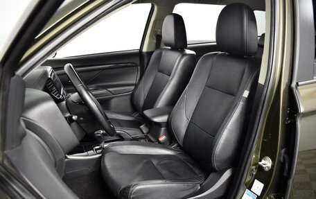 Mitsubishi Outlander III рестайлинг 3, 2018 год, 1 967 200 рублей, 22 фотография