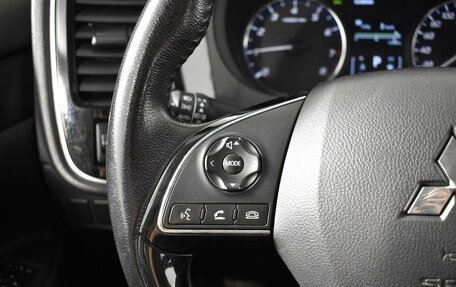 Mitsubishi Outlander III рестайлинг 3, 2018 год, 1 967 200 рублей, 25 фотография