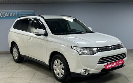 Mitsubishi Outlander III рестайлинг 3, 2013 год, 1 488 000 рублей, 3 фотография